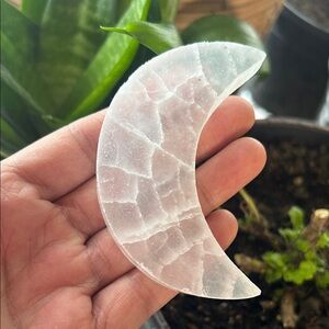 💎 Selenite Crescent Moon Crystal Carving 3”